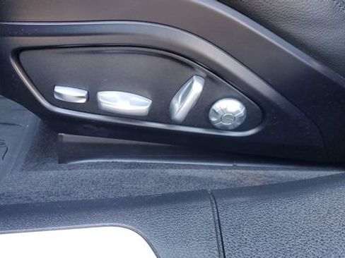 Used 2018 Porsche Panamera 4S image 22