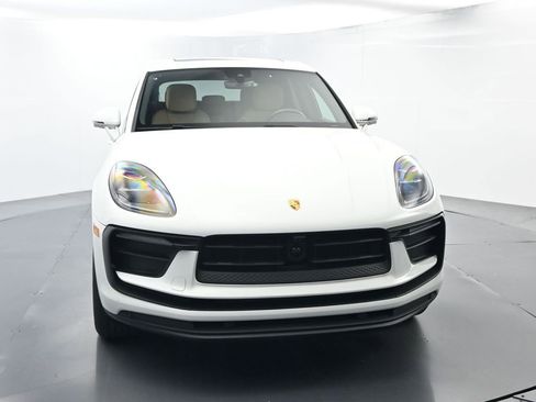 Certified 2023 Porsche Macan image 18