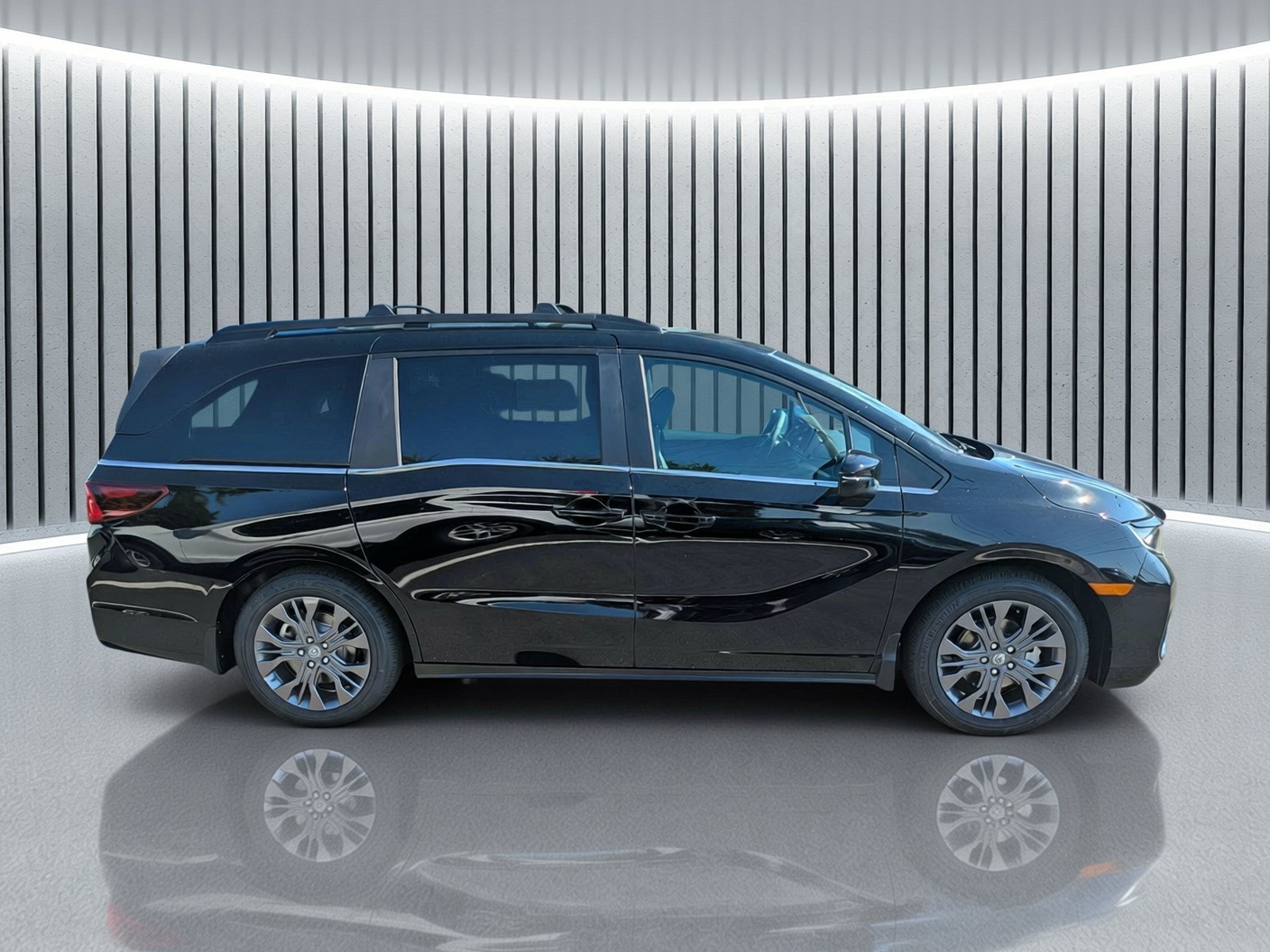 New 2027 Honda Odyssey Touring image 3