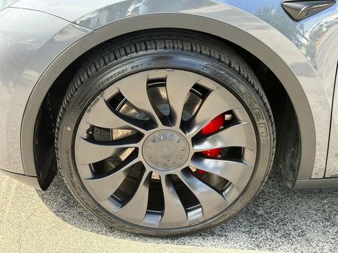 Used 2023 Tesla Model Y Performance AWD/4WD image 10