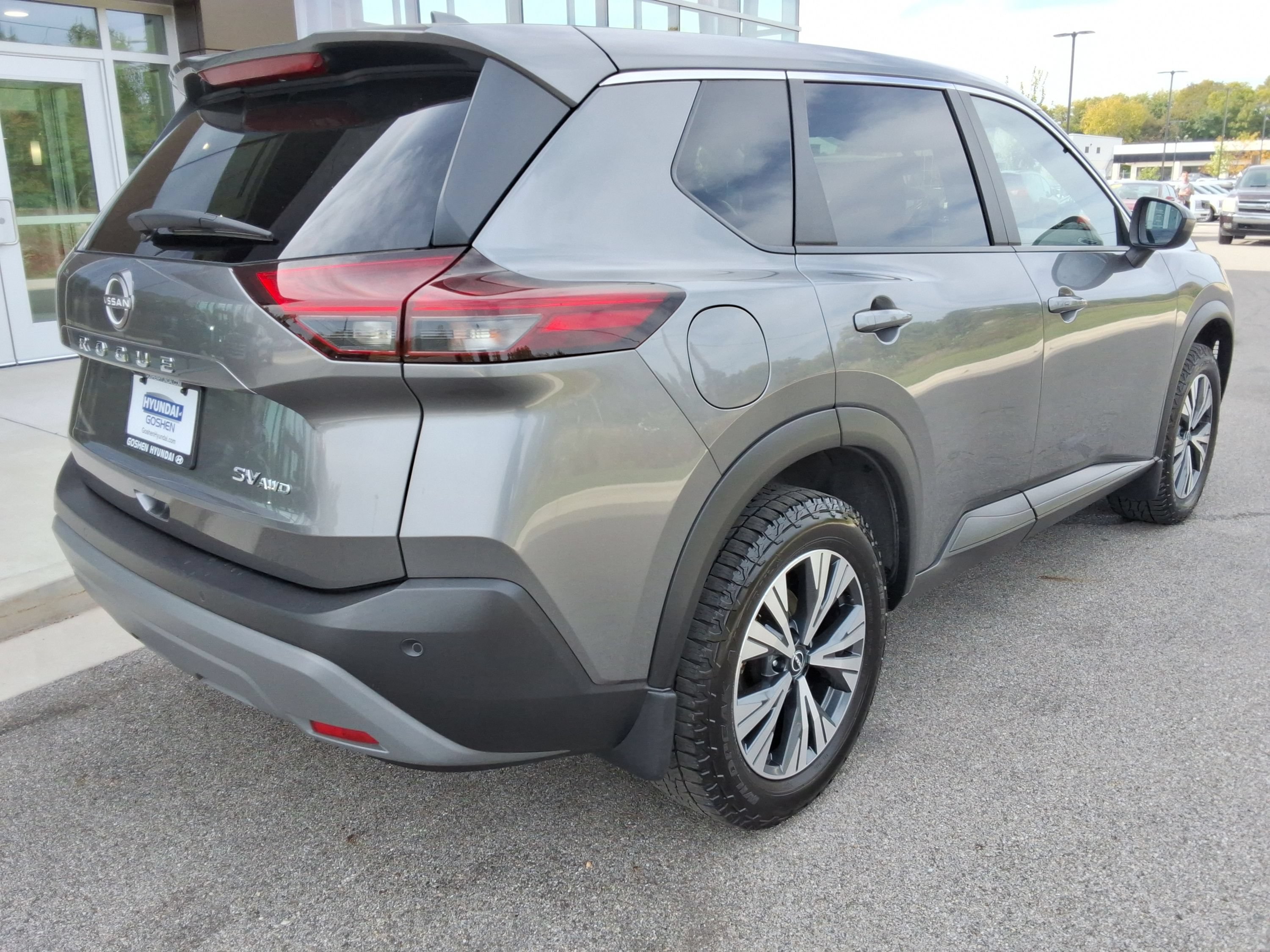 Used 2023 Nissan Rogue SV AWD/4WD image 13