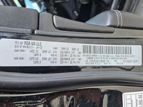 Used 2020 Jeep Grand Cherokee Overland AWD/4WD image 25