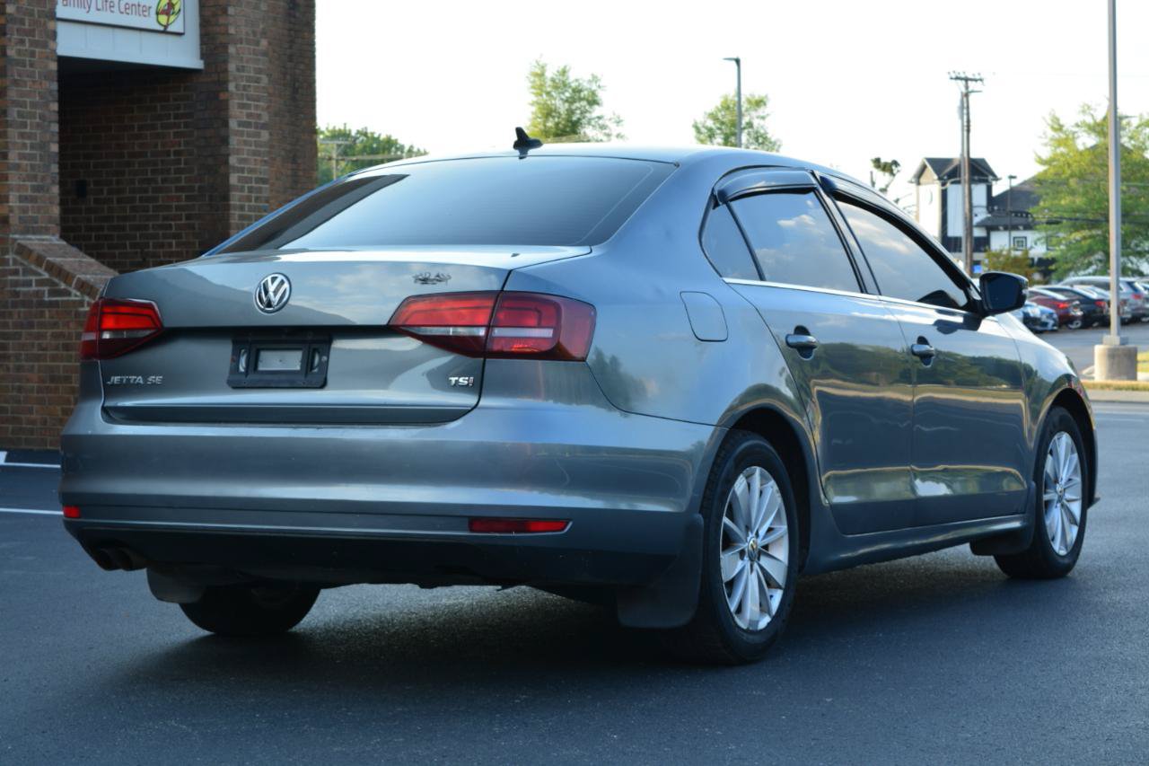Used 2016 Volkswagen Jetta SE FWD image 5