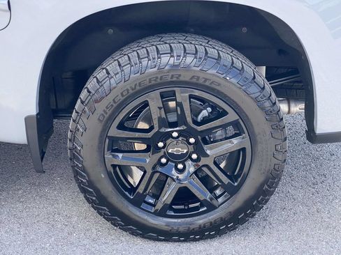 Used 2025 Chevrolet Silverado 1500 RST AWD/4WD image 40