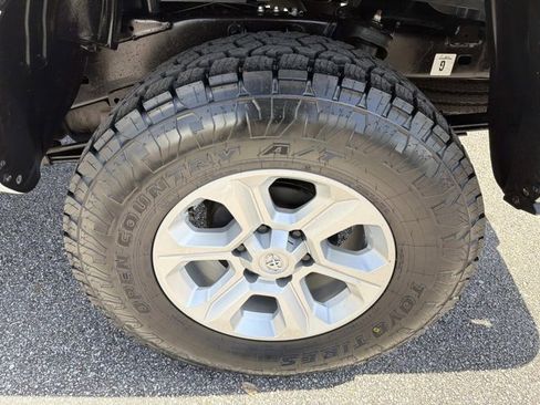 Certified 2023 Toyota Tacoma SR image 31