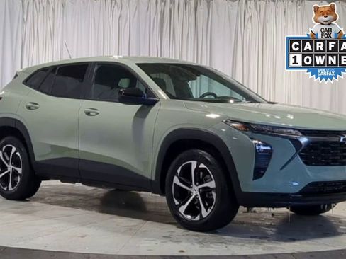 Used 2024 Chevrolet Trax RS w/ Driver Confidence Package image 2