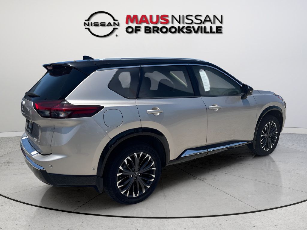 Used 2024 Nissan Rogue Platinum FWD image 12