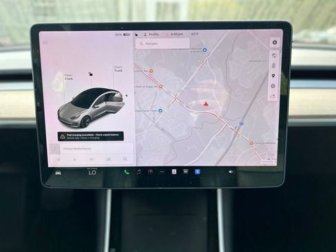 Used 2018 Tesla Model 3 Long Range image 12