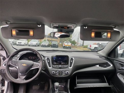 Used 2024 Chevrolet Malibu LT image 21