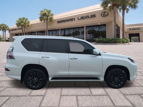 Certified 2023 Lexus GX 460 Premium w/ Premium Package AWD/4WD image 3