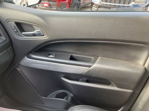 Used 2015 Chevrolet Colorado LT w/ Luxury Package image 19