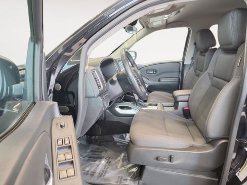 Used 2024 Nissan Frontier SV image 23