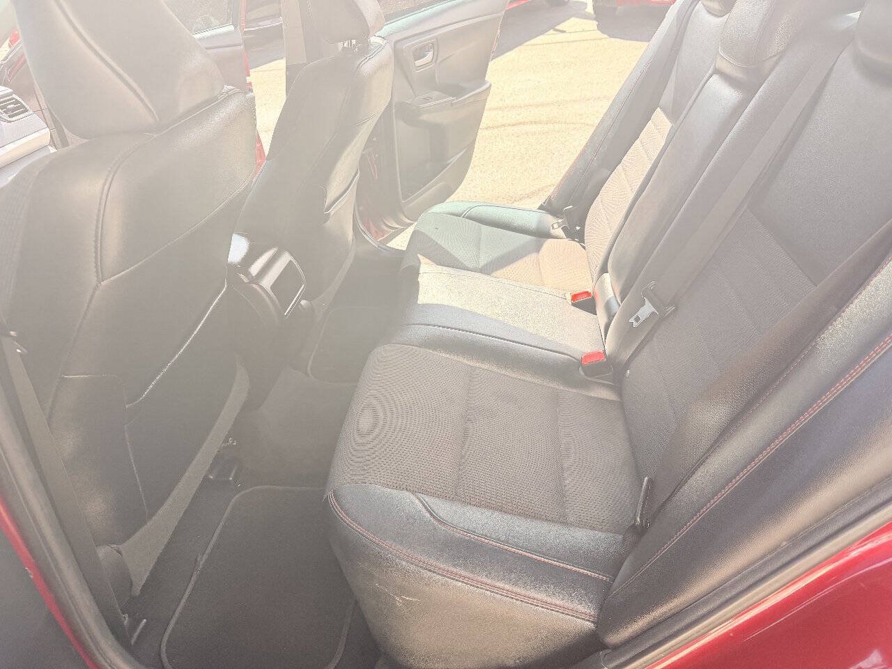 Used 2017 Toyota Camry SE FWD image 12