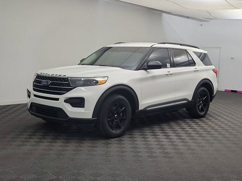 Used 2020 Ford Explorer XLT image 1