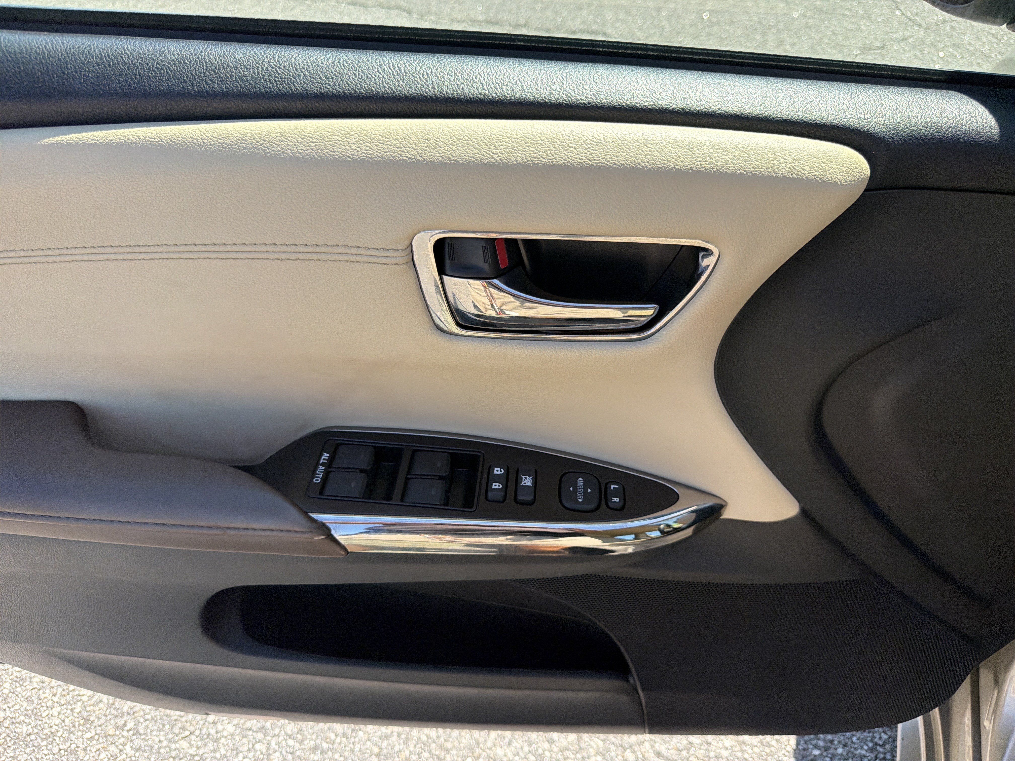 Used 2014 Toyota Avalon XLE FWD image 20