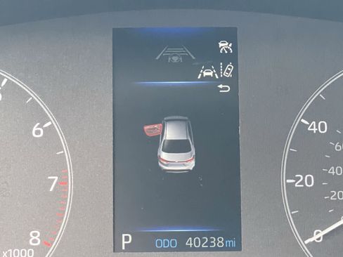 Used 2024 Toyota Corolla LE image 32