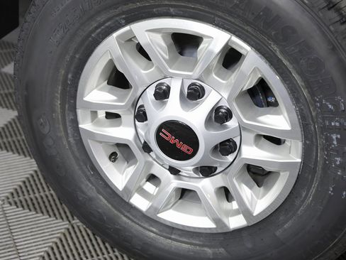 New 2026 GMC Sierra 2500 SLE w/ SLE Value Package; image 7