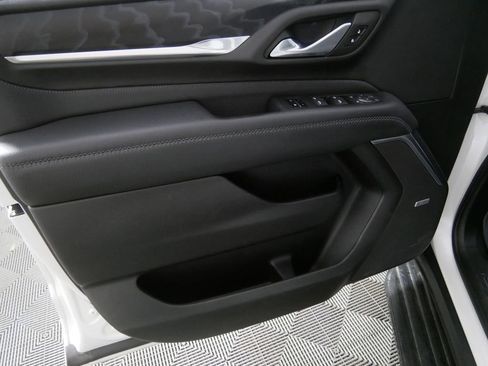 Used 2022 GMC Yukon Denali AWD/4WD image 16