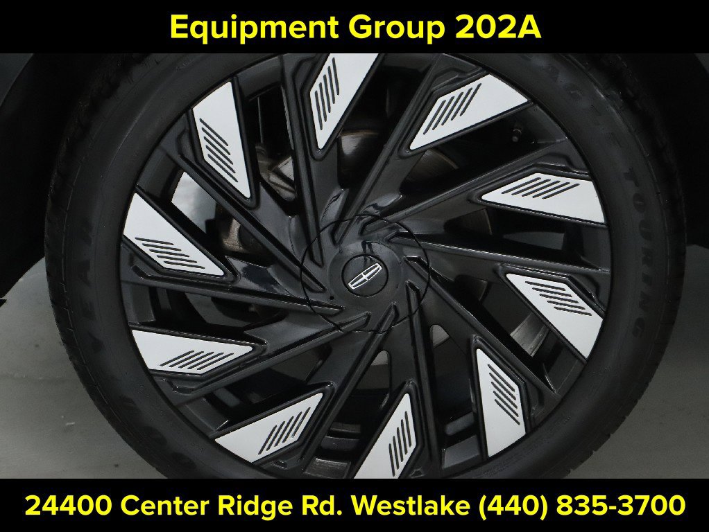 Certified 2024 Lincoln Nautilus Reserve w/ Equipment Group 202A AWD/4WD image 12
