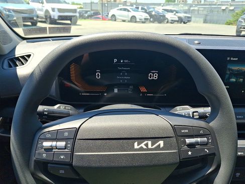 New 2026 Kia K4 FWD image 13