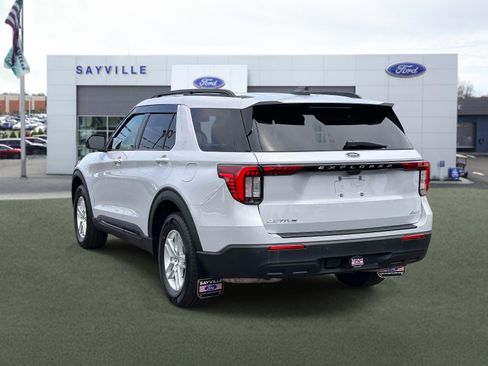 Used 2026 Ford Explorer Active AWD/4WD image 4