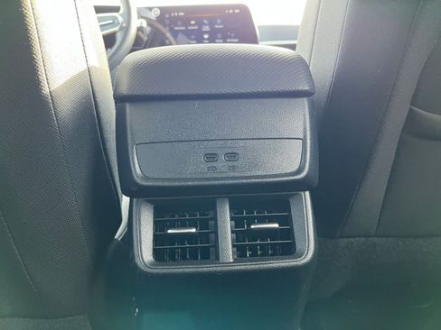 Used 2025 Chevrolet Equinox LT image 24