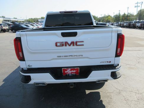Used 2024 GMC Sierra 1500 AT4 w/ AT4 Premium Package AWD/4WD image 6