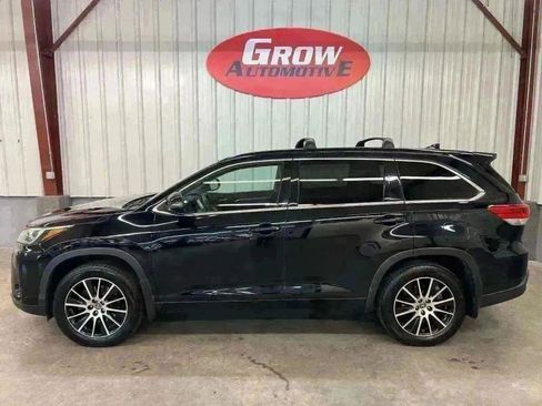 Used 2018 Toyota Highlander SE image 14