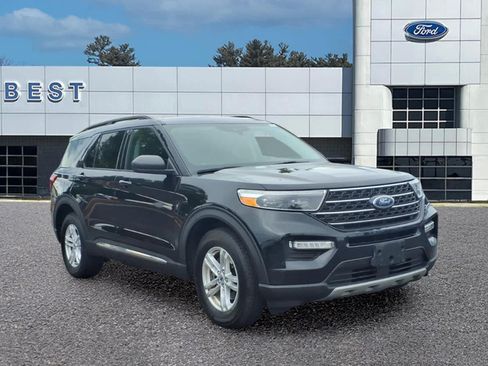Used 2020 Ford Explorer XLT w/ Equipment Group 202A AWD/4WD image 11