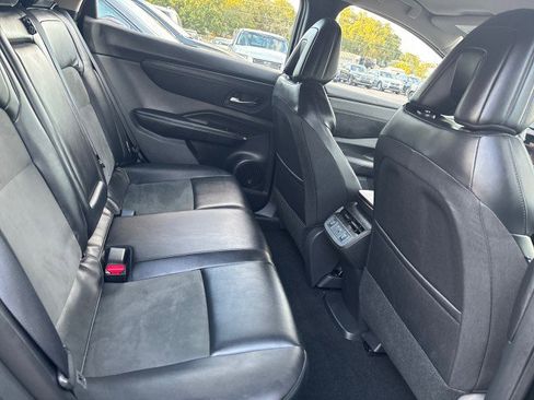 Used 2024 Nissan Ariya FWD image 12