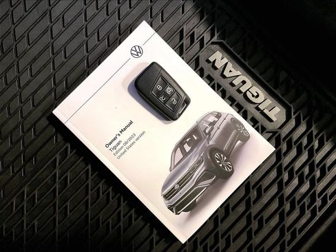 Used 2024 Volkswagen Tiguan SE R-Line AWD/4WD image 32