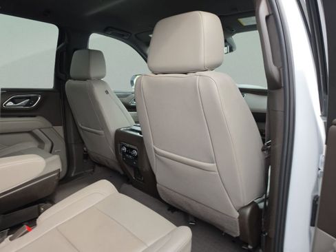 Used 2024 Chevrolet Suburban Z71 AWD/4WD image 40