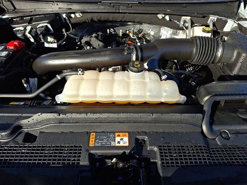 Certified 2025 Ford Expedition Active image 27