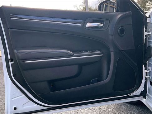 Used 2018 Chrysler 300 Touring w/ Sport Appearance Package image 17