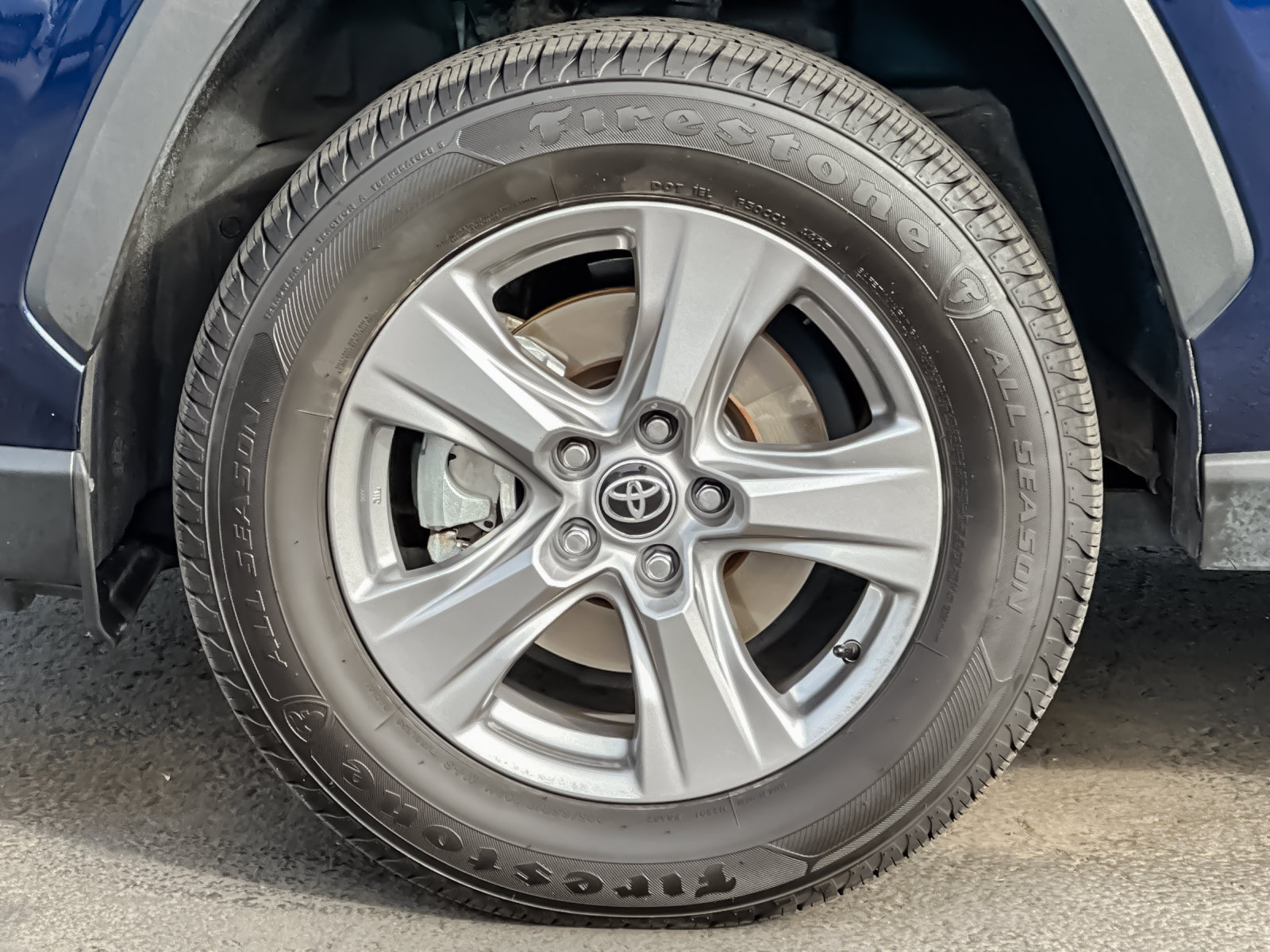 Used 2025 Toyota RAV4 XLE AWD/4WD image 25