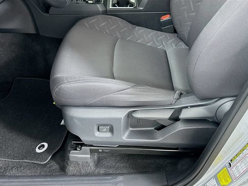 Certified 2025 Toyota Tacoma SR5 AWD/4WD image 19