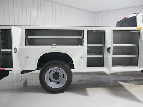 New 2026 Ford F450 XL w/ XL Chrome Package image 10