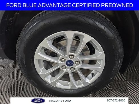 Certified 2022 Ford Escape SE w/ Cold Weather Package AWD/4WD image 17