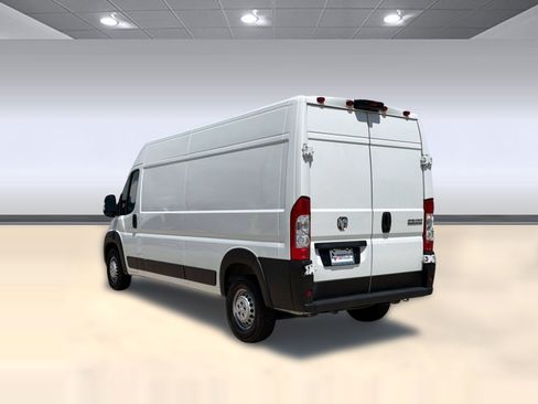 Used 2025 RAM ProMaster 2500 w/ Convenience Group FWD image 3