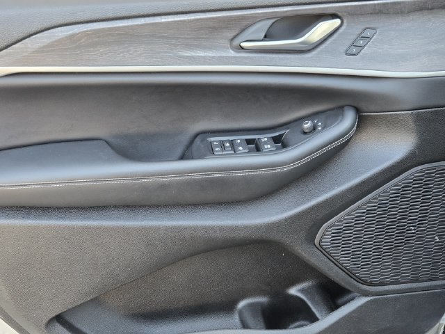 Used 2023 Jeep Grand Cherokee L Limited RWD image 18