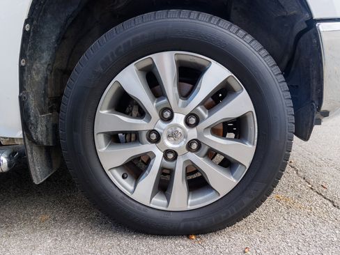 Used 2017 Toyota Tundra Limited image 16