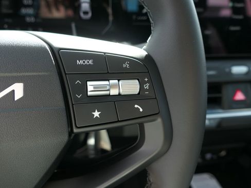 New 2025 Kia K4 EX image 13