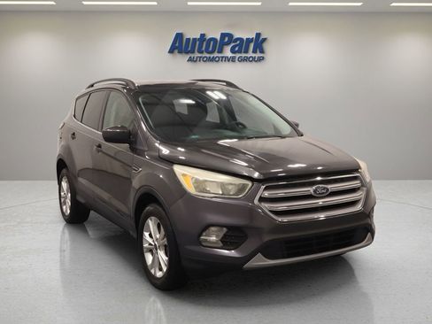 Used 2018 Ford Escape SE AWD/4WD image 2