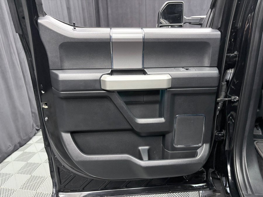 Used 2016 Ford F150 4x4 Lariat w/ Equipment Group 502A Luxury image 26