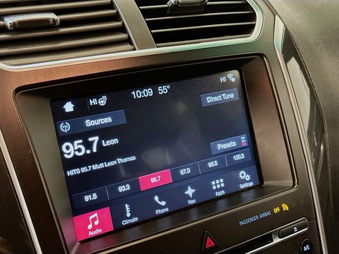 Used 2017 Ford Explorer Sport image 21