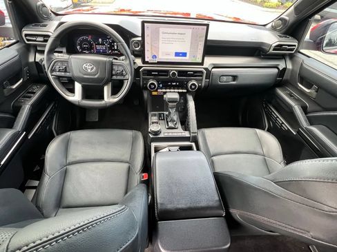 Certified 2025 Toyota 4Runner Limited w/ Tow Technology Package AWD/4WD image 19