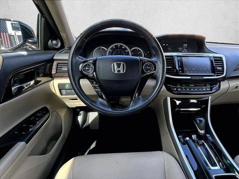 Used 2017 Honda Accord EX-L image 7