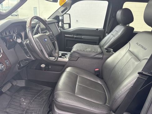 Used 2014 Ford F450 Platinum w/ FX4 Off Road Package image 25