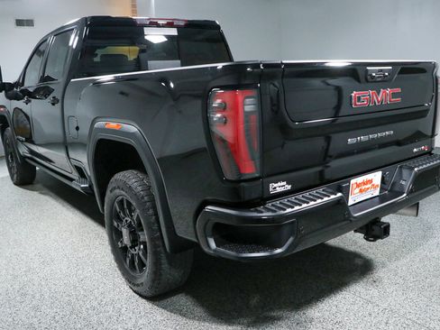 Used 2024 GMC Sierra 2500 AT4 w/ AT4 Premium Plus Package AWD/4WD image 9