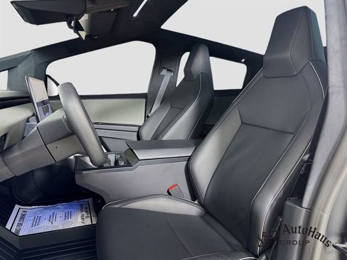 Used 2024 Tesla Cybertruck AWD Crew Cab image 11